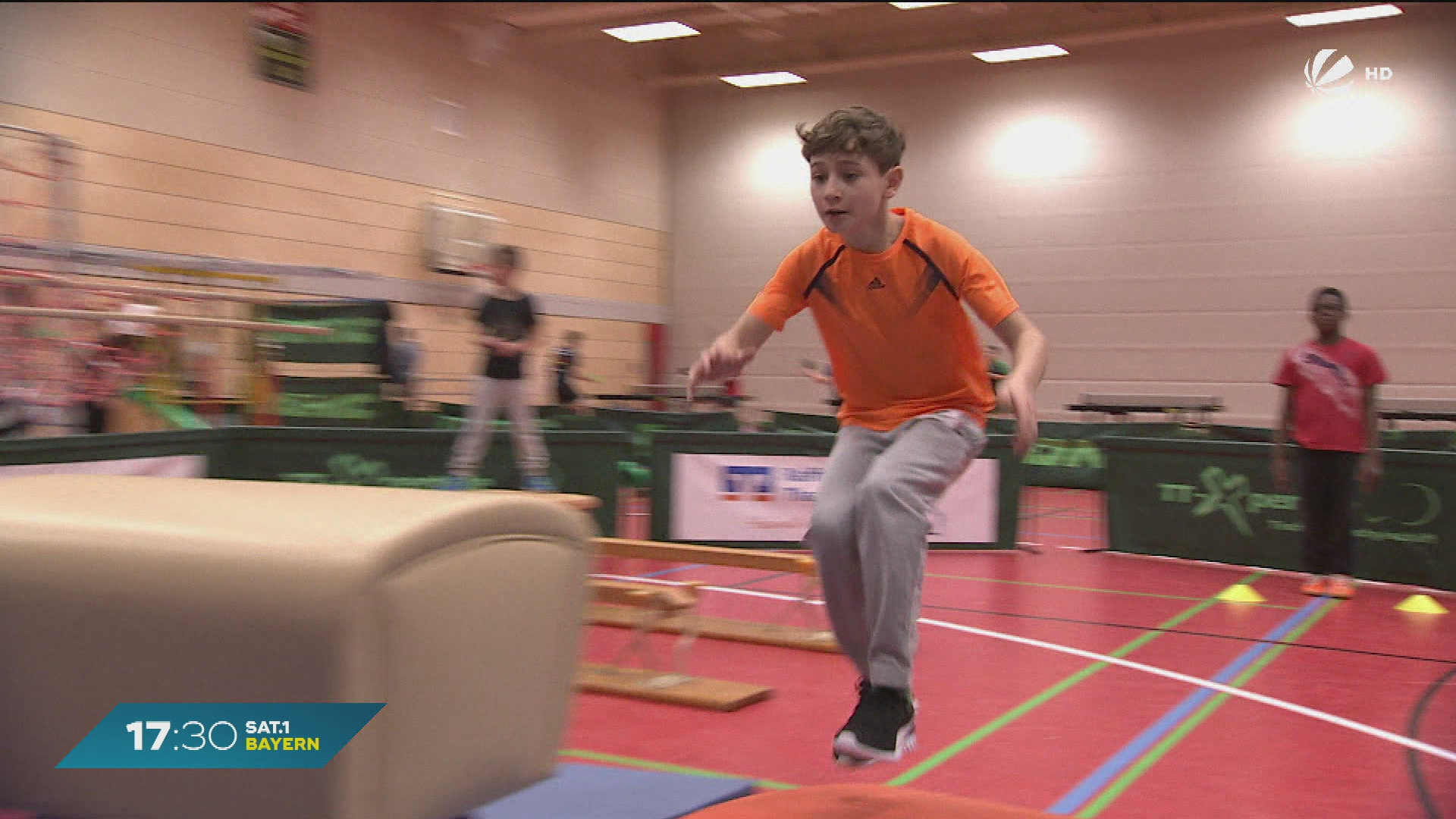 Video: Mehr Sport für Schüler: Bewegungs-Halbe-Stunde in der Grundschule