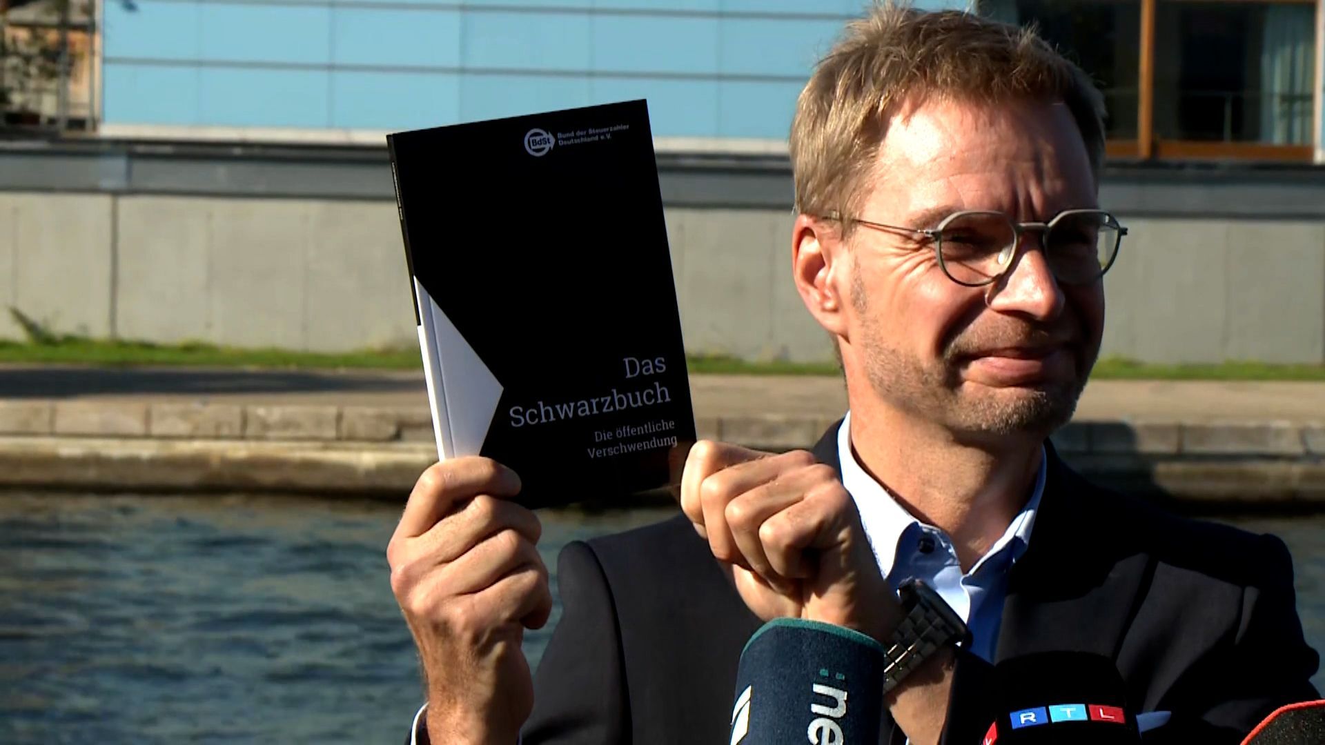 Video: Millionen verpulvert – Schwarzbuch zeigt neue Fälle