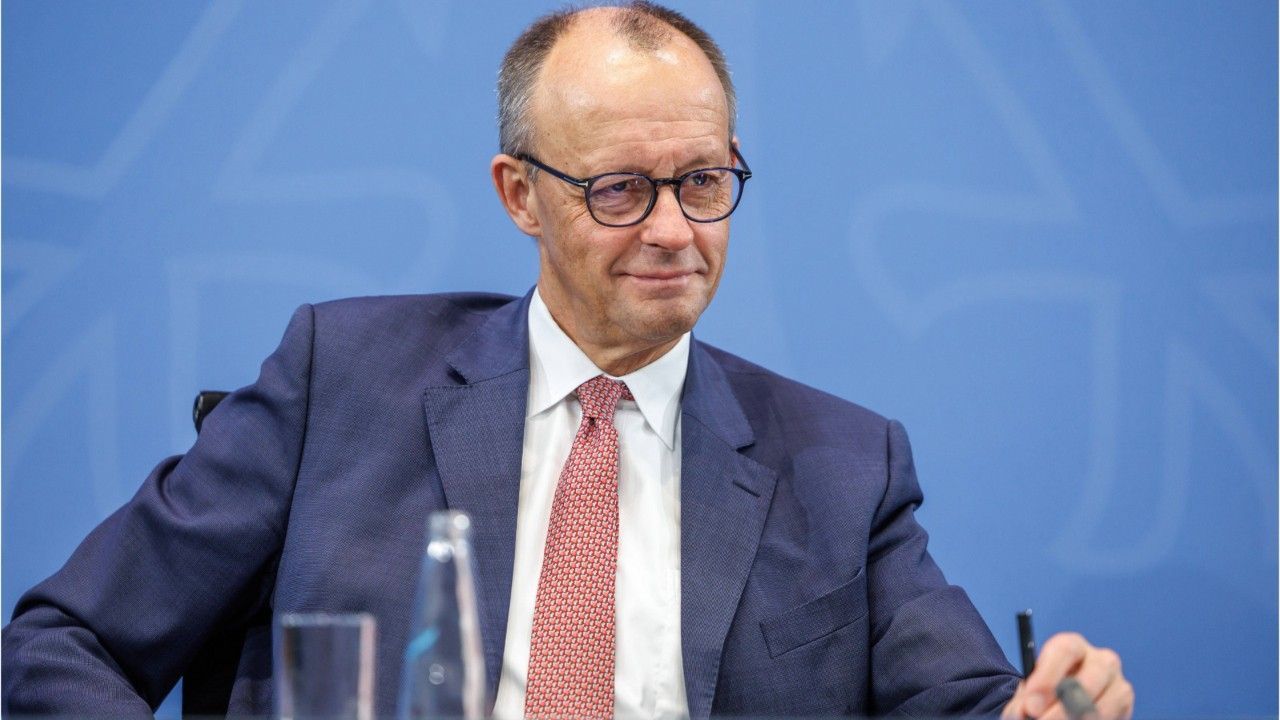 Video: Umfrage: Union verkürzt Abstand zur AfD