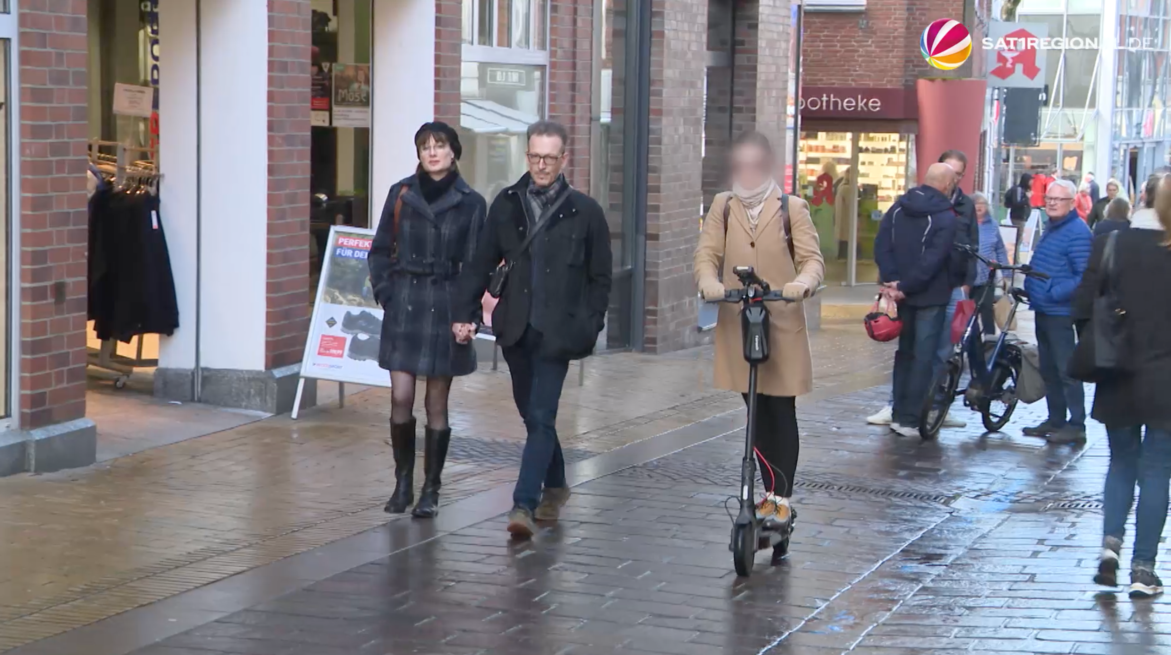Video: Unfälle und wild geparkte E-Scooter werden in Rendsburg zum Problem