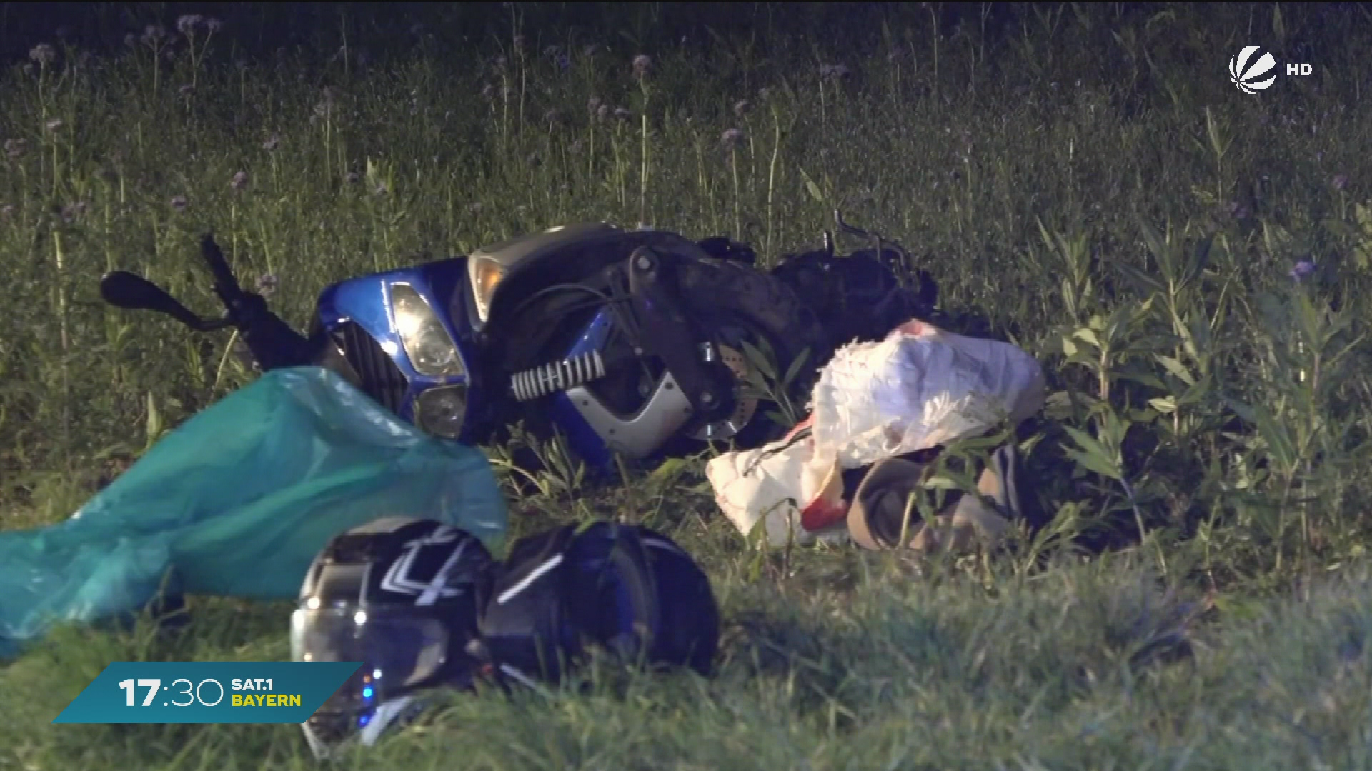 Video: Zu viert auf einem Roller: Zwei Jugendliche in Postbauer-Heng schwer verletzt