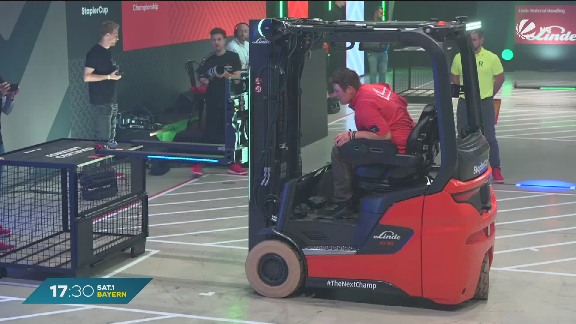 Video: Stapler-Cup in Aschaffenburg: Weltmeisterschaft im Gabelstaplerfahren