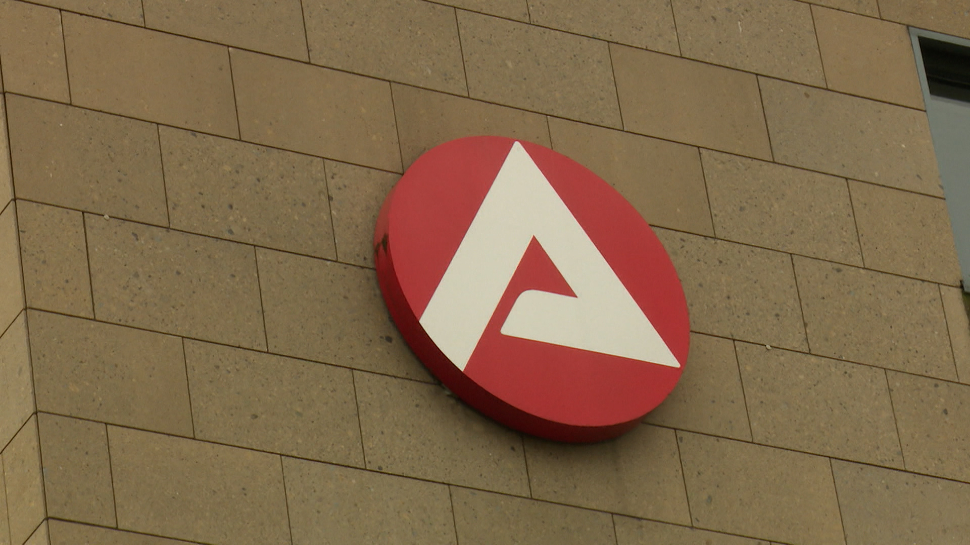 Video: Arbeitslosigkeit in NRW sinkt auf 775.500