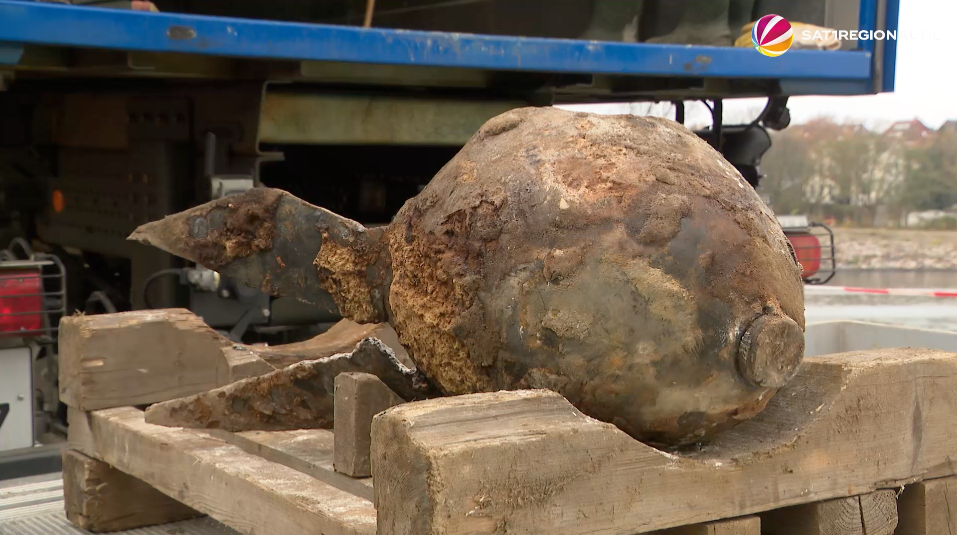 Video: Bombenentschärfung auf Kieler Schleuseninsel Holtenau erfolgreich