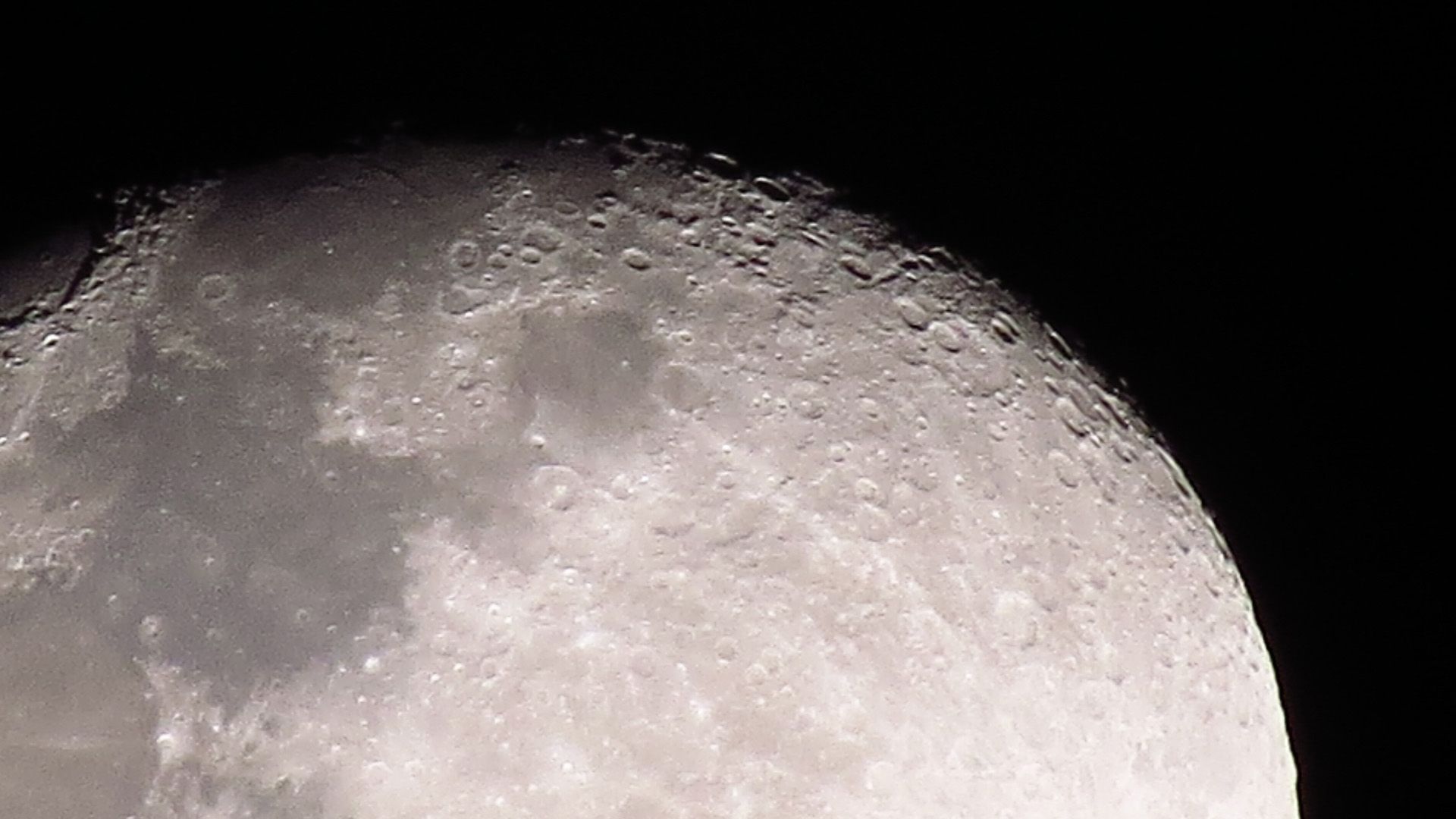 Video: Spektakuläre Mond-Aufnahmen erwartet