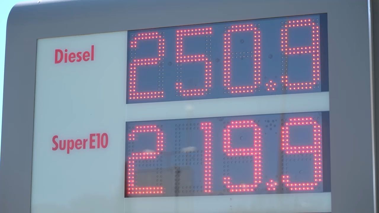 Video: Hohe Spritpreise in Bayern: Mit diesen Tricks sparen Autofahrer