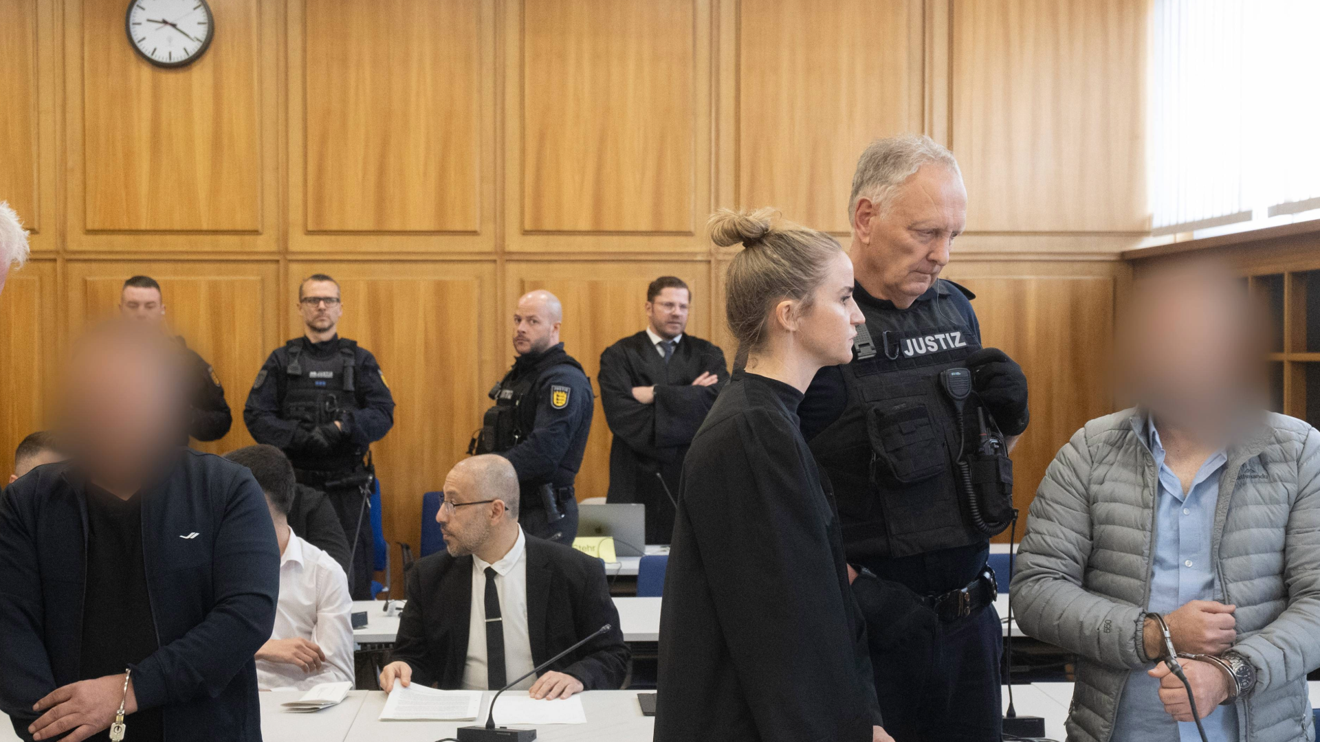 Video: Größter Prozess um Führerscheinbetrug gestartet