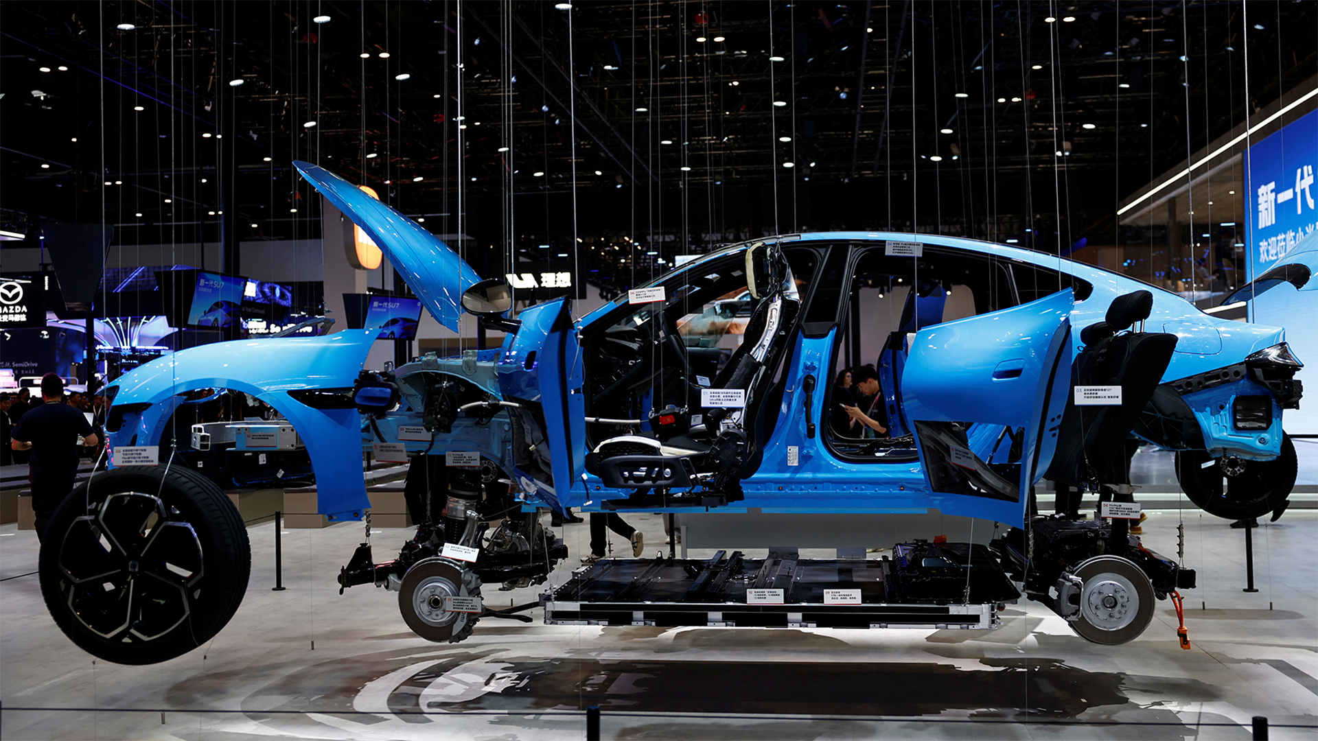 Video: VW kontert China-Rivalen mit E-Offensive