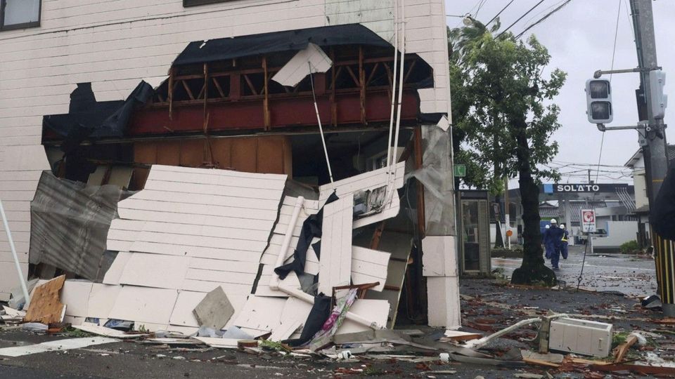 Dutzende Verletzte: Starker Taifun trifft auf Japan