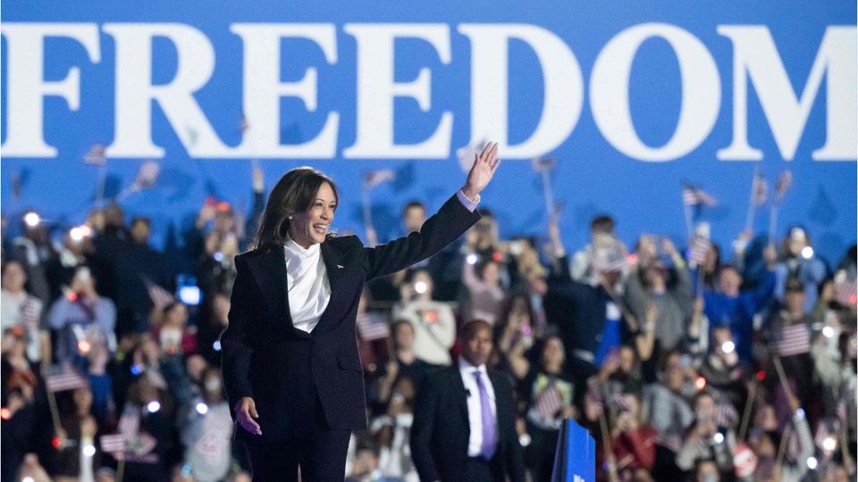 „Trump von Rachegelüsten besessen“: Harris verspricht, USA zu einen