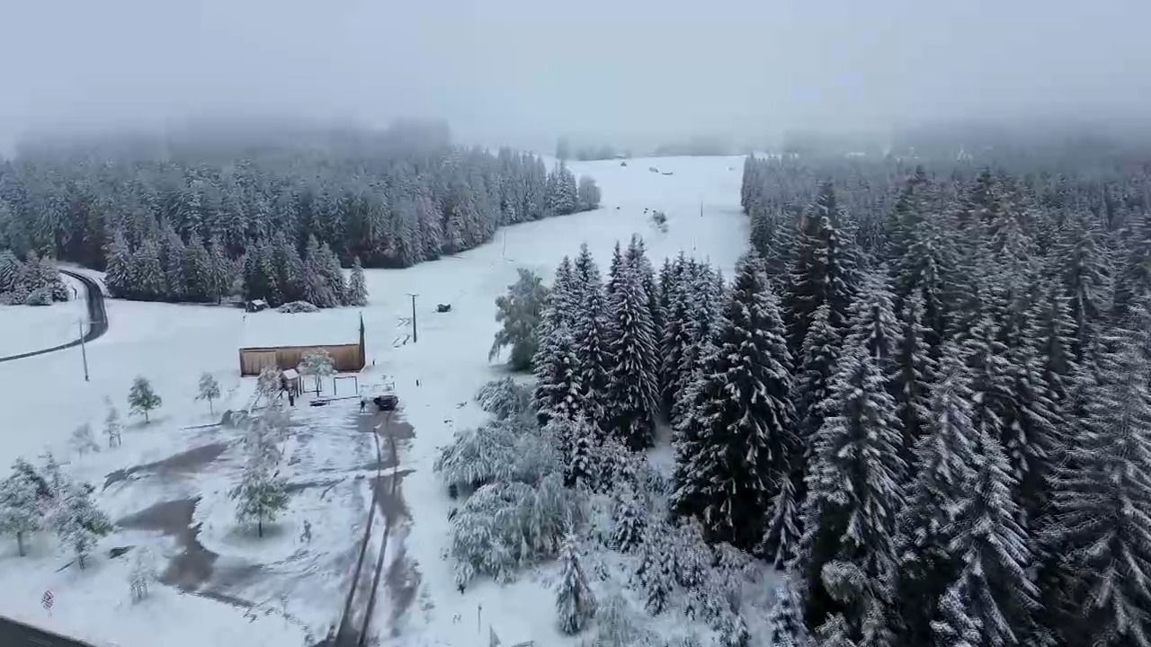 Video: Wintereinbruch im Mai: Schnee überrascht im Allgäu