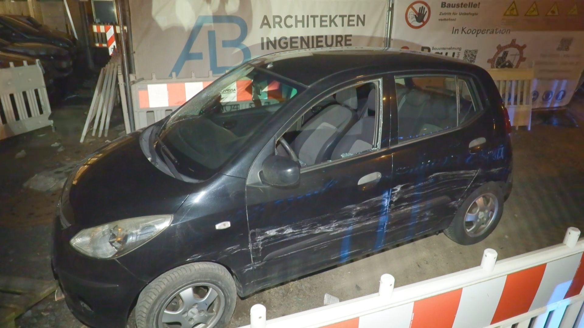 Video: Polizist bei Verfolgungsjagd verletzt
