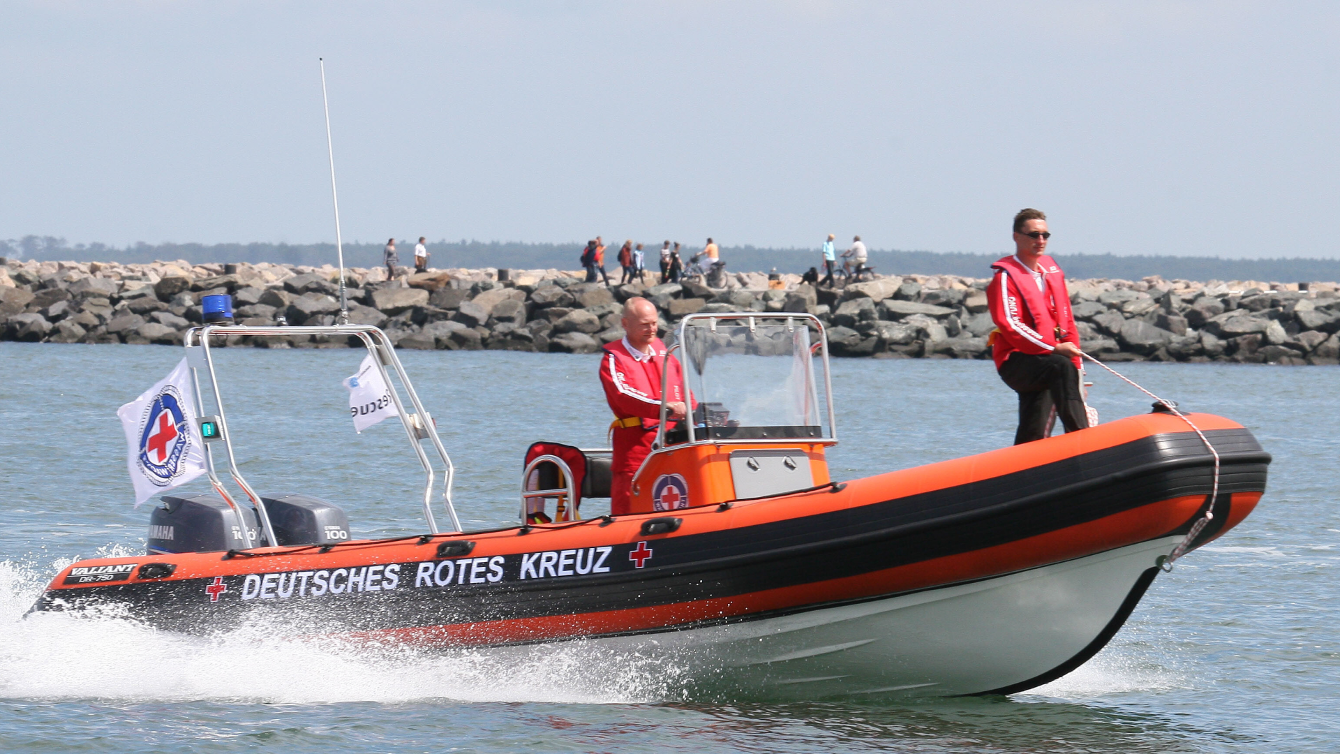 Video: So retten Helfer vom Roten Kreuz Leben