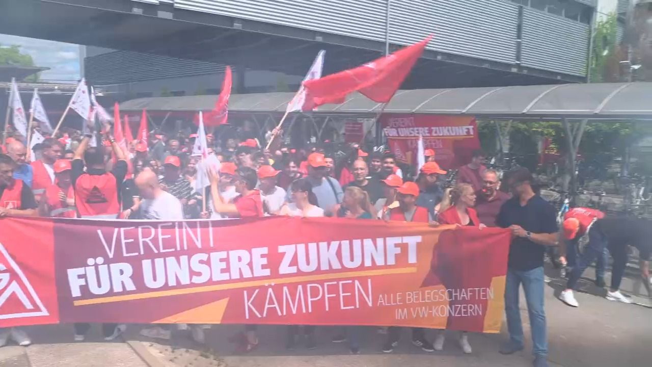 Video: Solidarität mit VW-Kollegen: Protest bei Audi in Ingolstadt