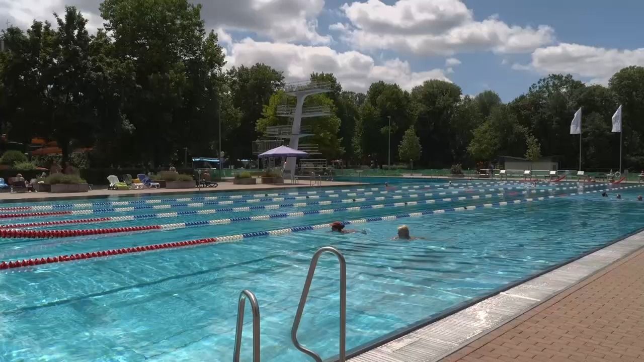 Video: Ärger im Freibad: Landshut reagiert mit Sicherheitsdienst