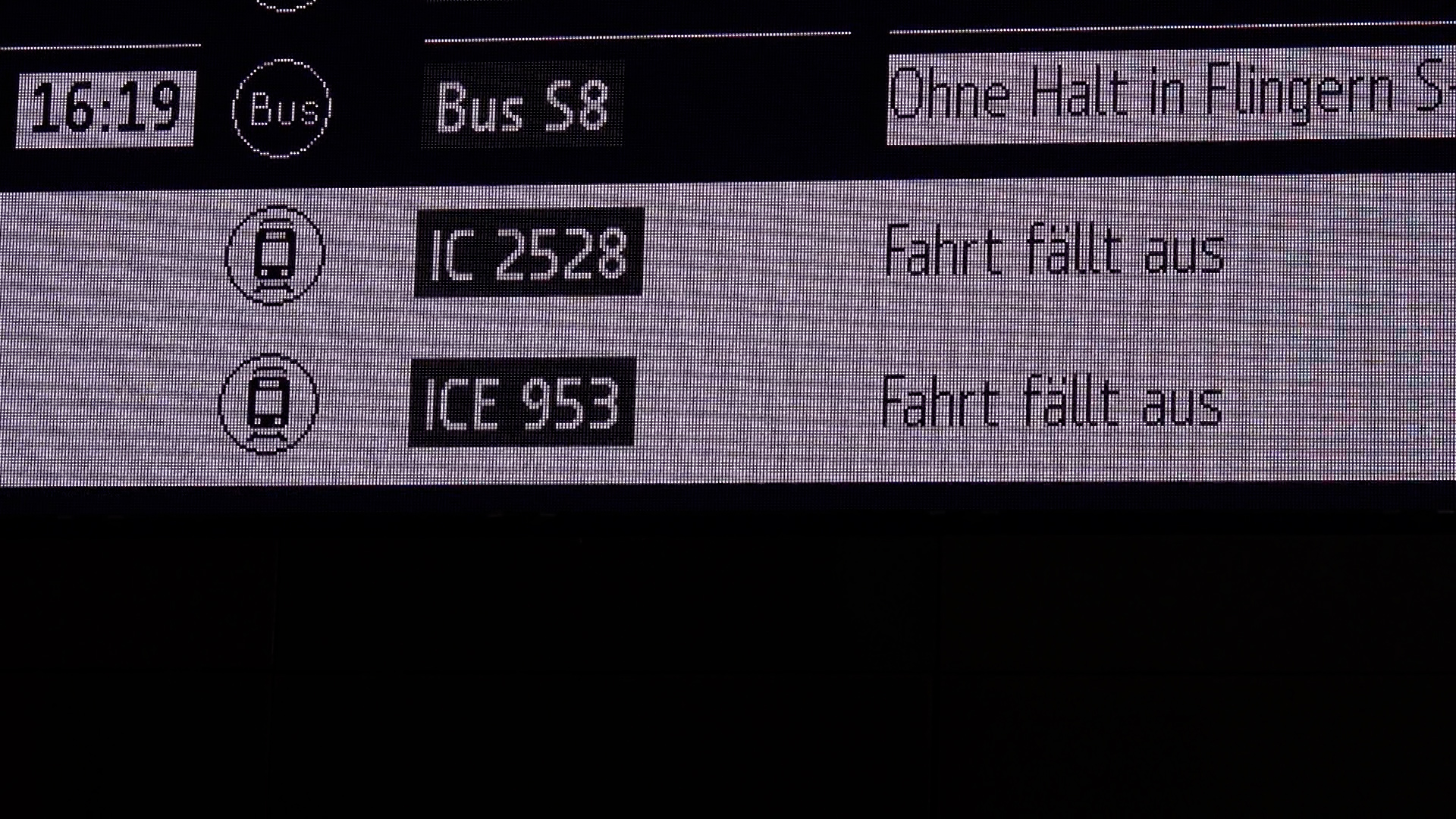 Video: Neustart der Bahnstrecke zwischen Köln und Hagen mit Problemen