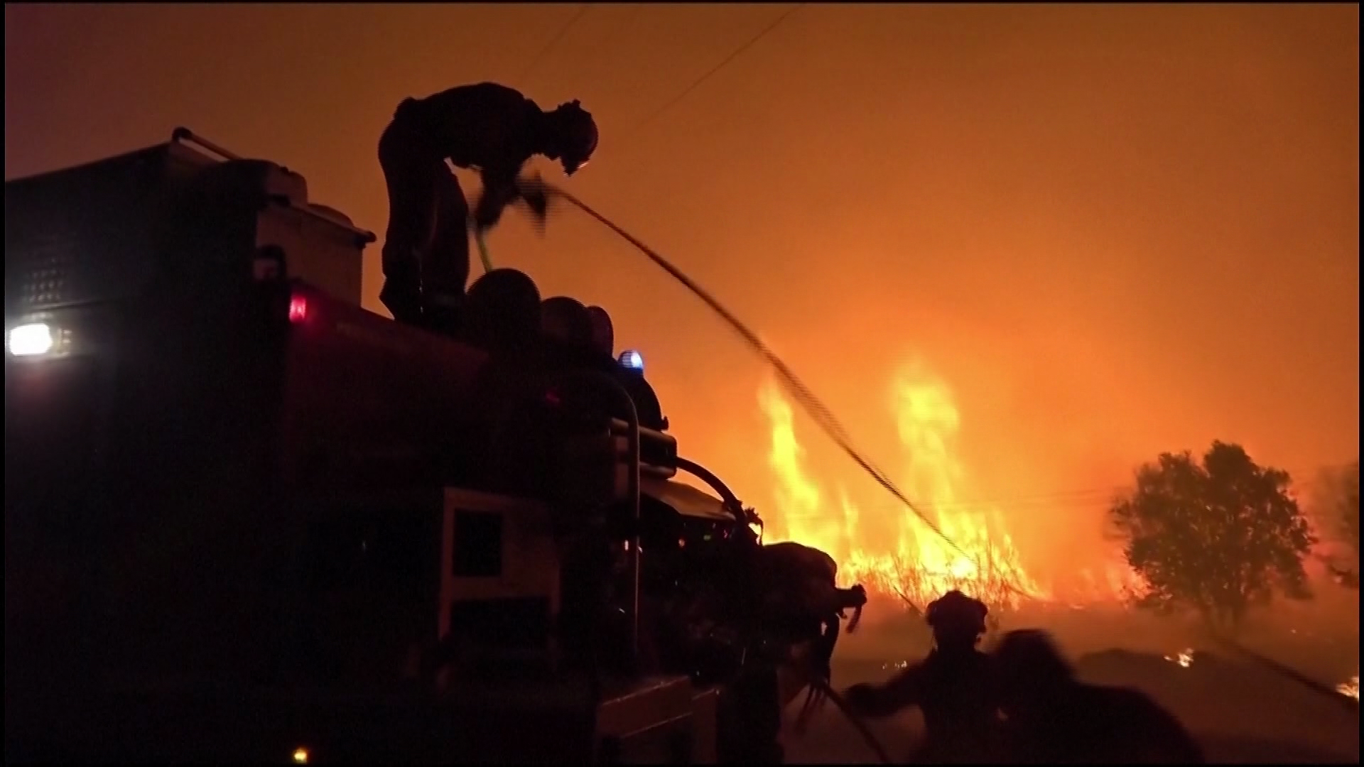 Video: NRWs Feuerwehren helfen bei Waldbränden in Spanien