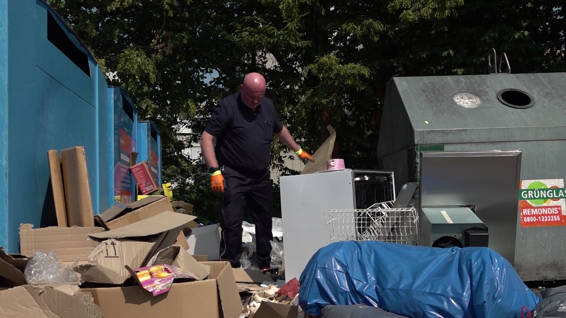 Video: Mülldetektive sollen Müllsünder in Bonn ausfindig machen