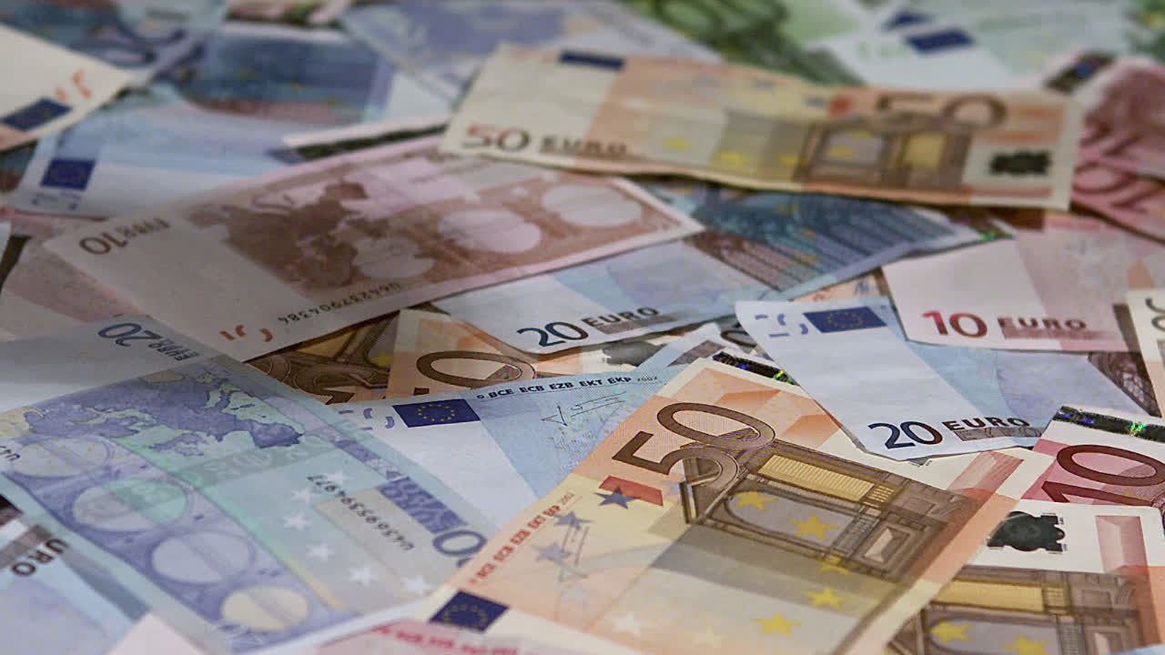 Video: EU-Regel: Barzahlungen bald begrenzt