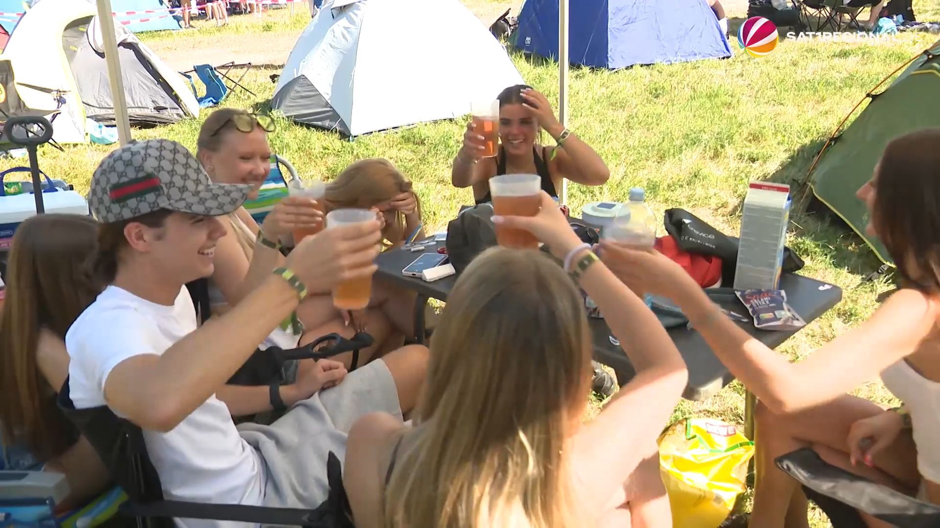 Video: MS Dockville Festival 2026 startet in Hamburg