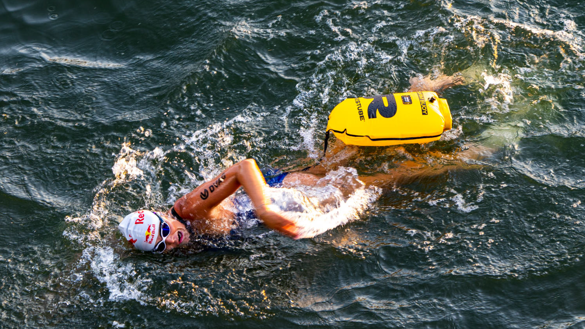 Video: Extremschwimmerin startet Mammut-Trip