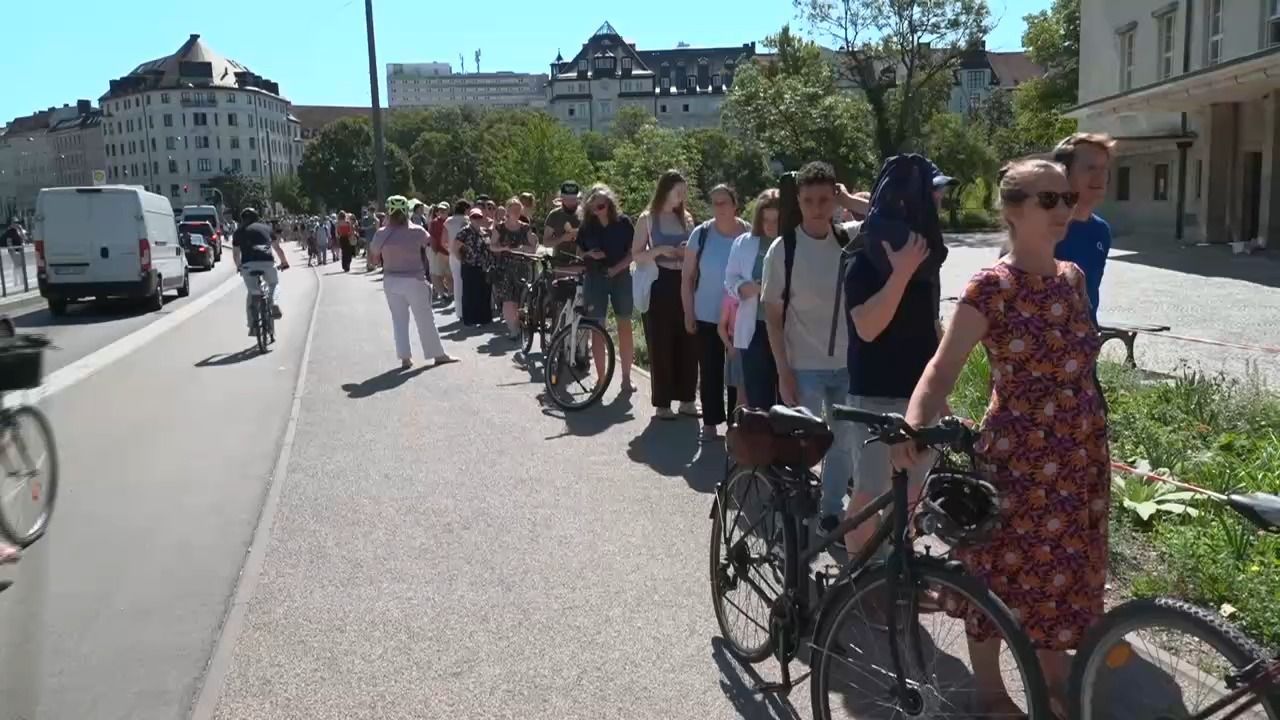 Video: Sonnenfinsternis in Bayern: Ansturm auf Schutzbrillen