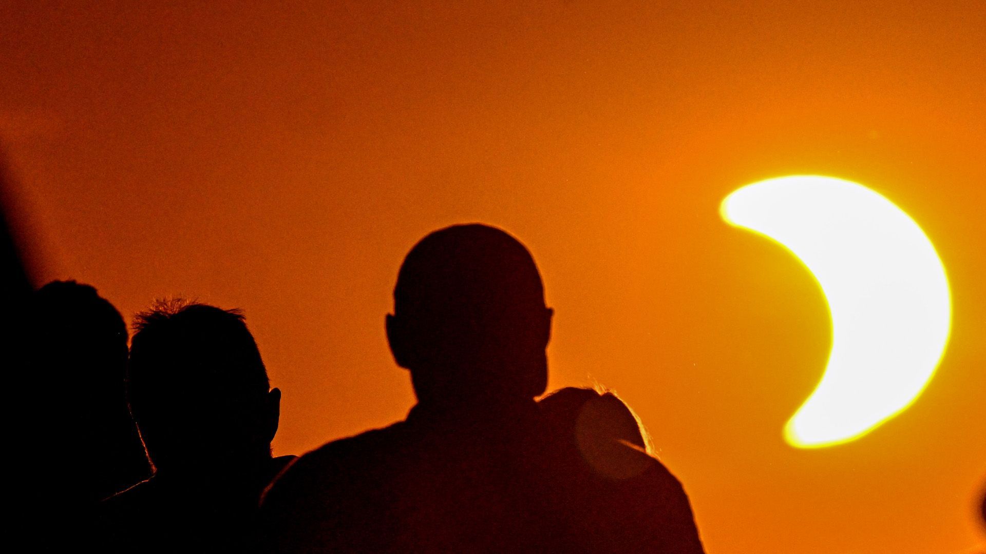 Video: Sonnenfinsternis: Die schönsten Bilder