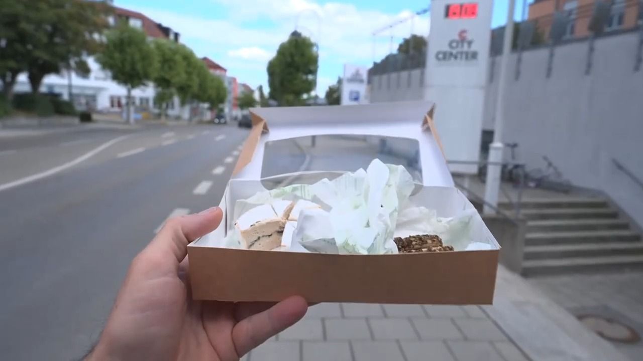 Video: Camembert aus Cashews: So schmeckt veganer Käse aus Mering