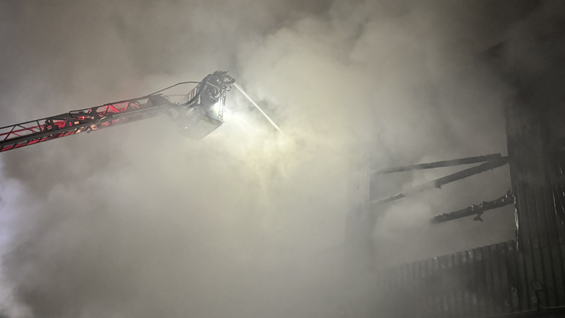 Video: Großbrand auf Recyclinghof in Herdecke