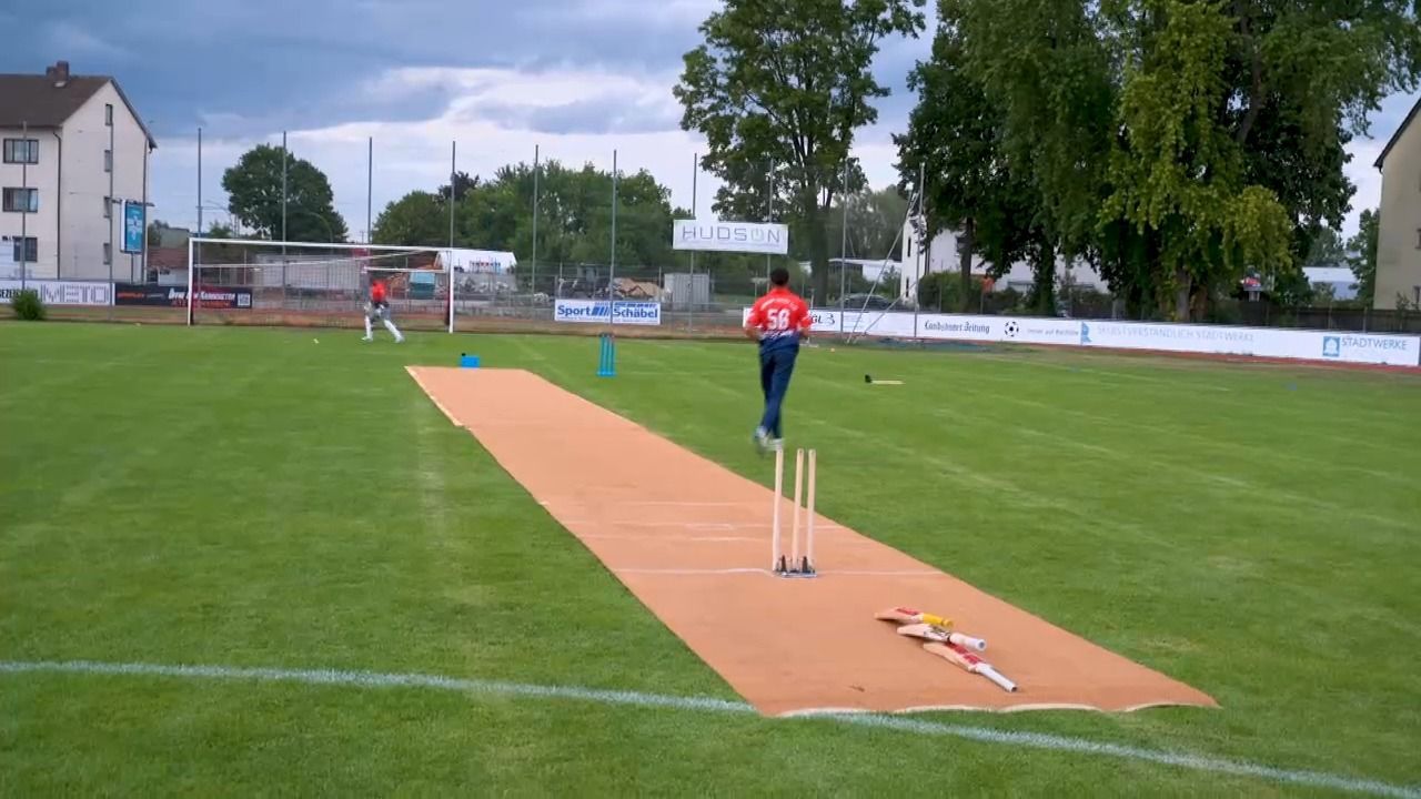 Video: Bayernsport: Fast Balls mit bis zu 135 km/h beim Cricket in Landshut