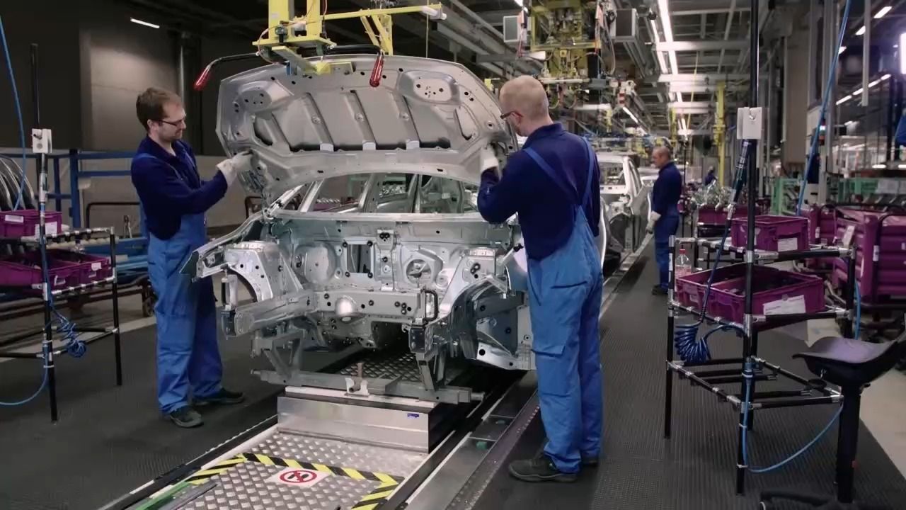 Video: Schwache Wirtschaft: Autoindustrie mit Politik zufrieden?