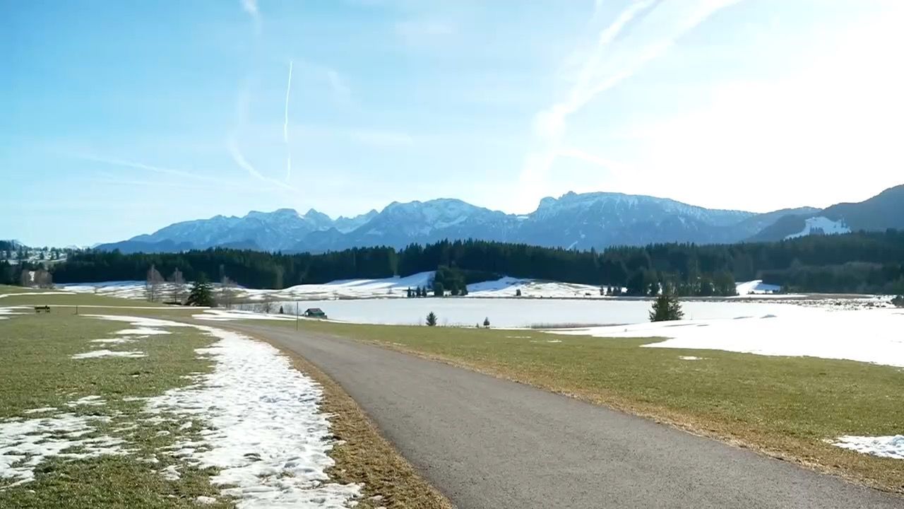Video: Frühlingsgefühle in Bayern: Sonne sorgt für Lawinengefahr