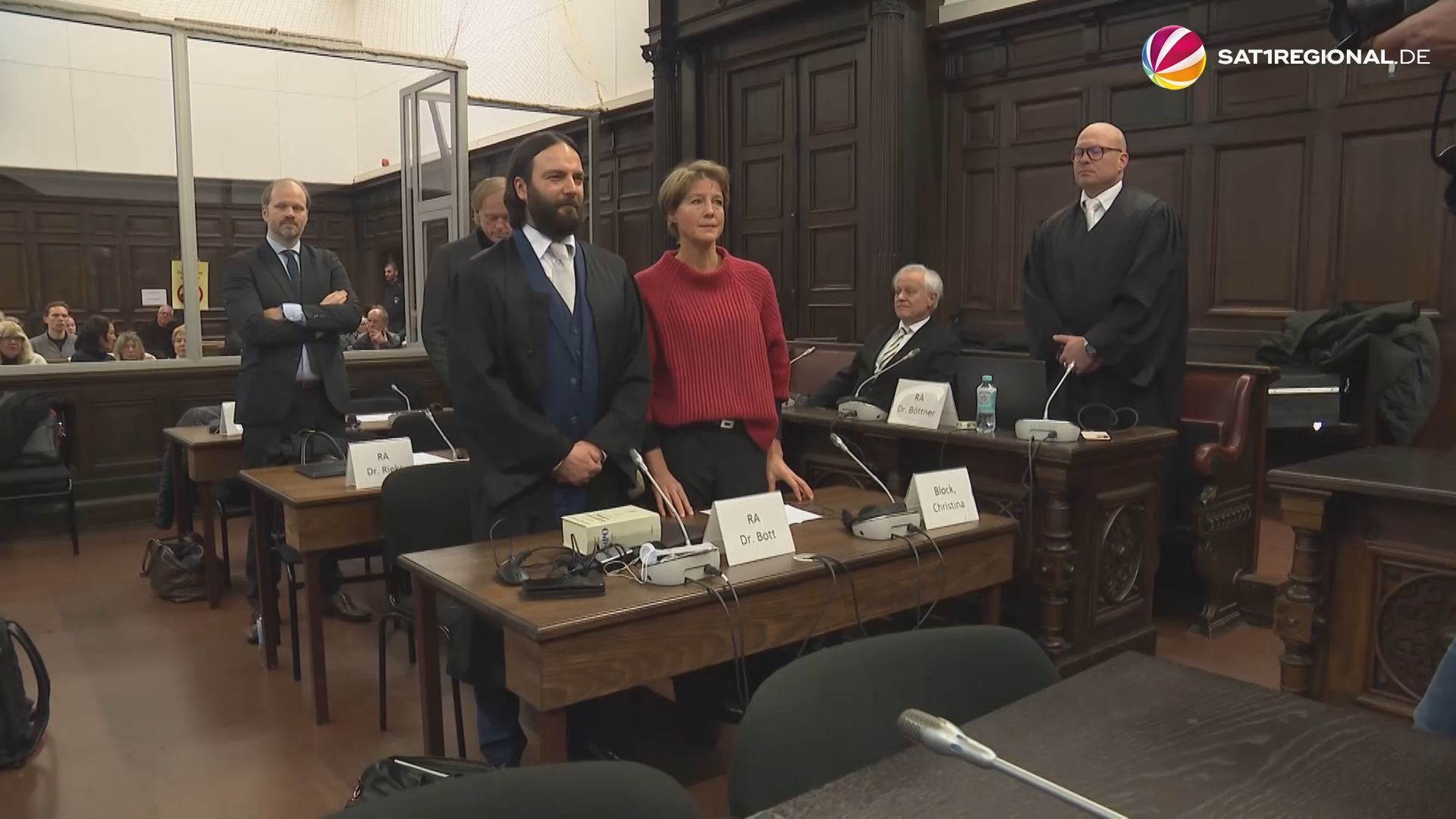 Video: Block-Prozess: Gesuchte mutmaßliche Entführerin „Olga“ hat in Hamburg ausgesagt