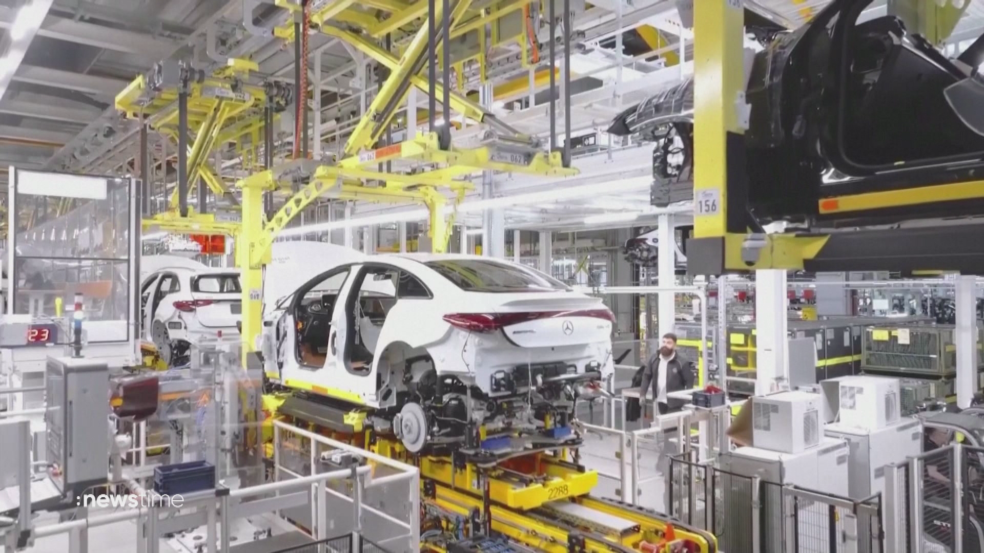 Video: Gewinn von Mercedes bricht massiv ein