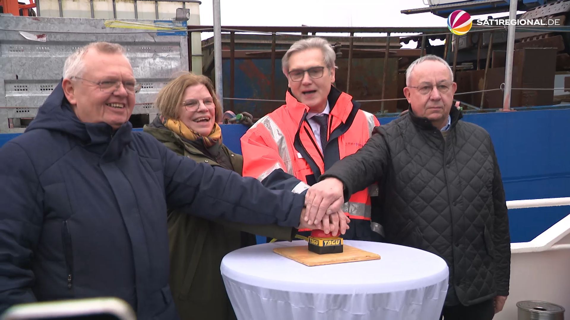 Video: Erster Rammschlag für die neue Nordmole in Bremerhaven