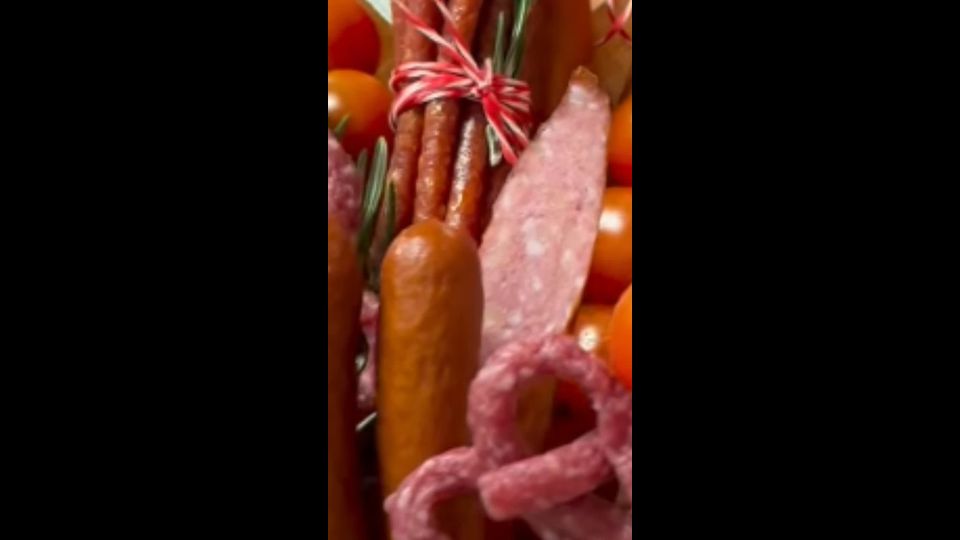 Edeka verkauft Wurststrauß zum Valentinstag