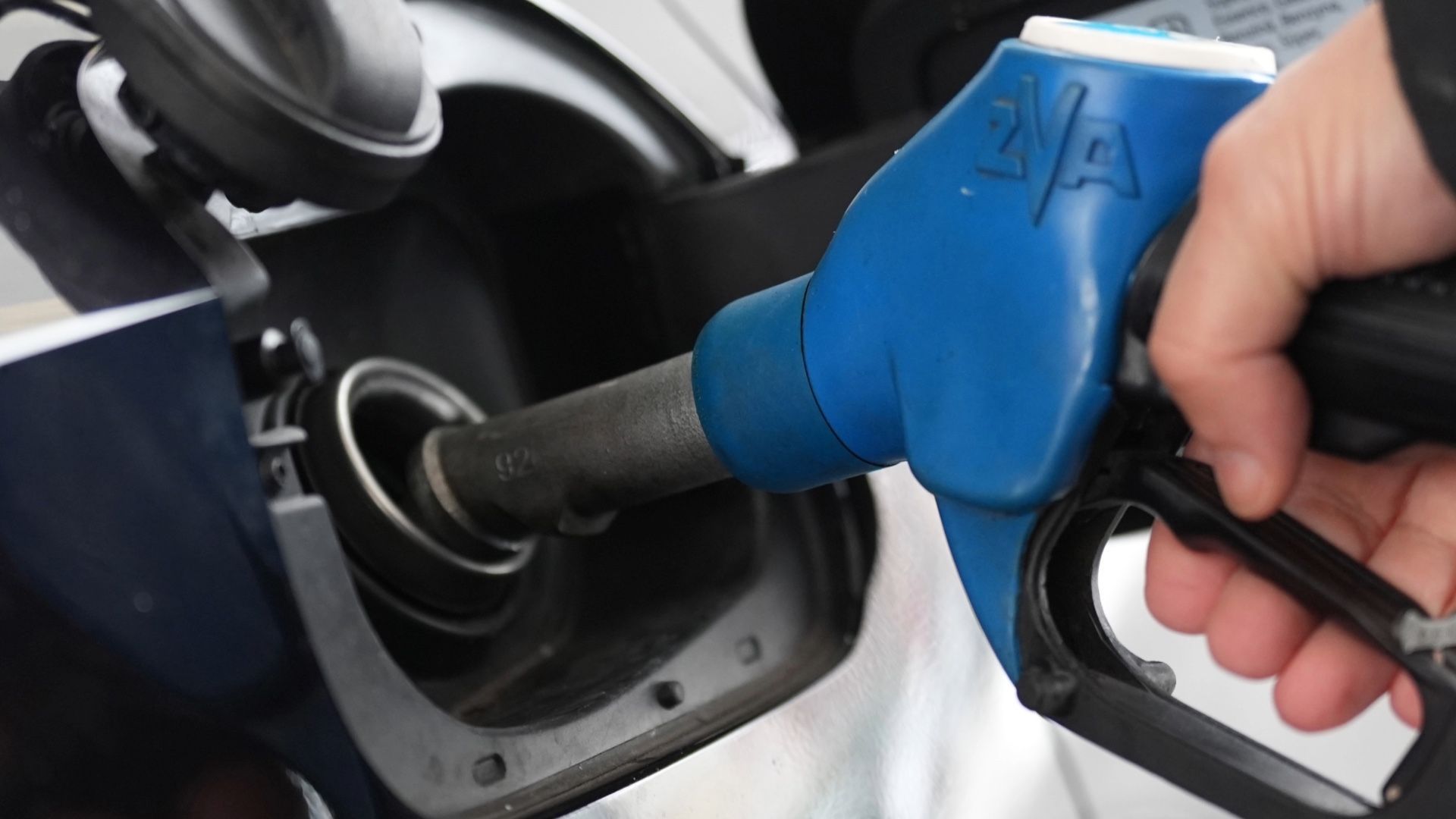 Video: Schärfere Tank-Gesetze geplant