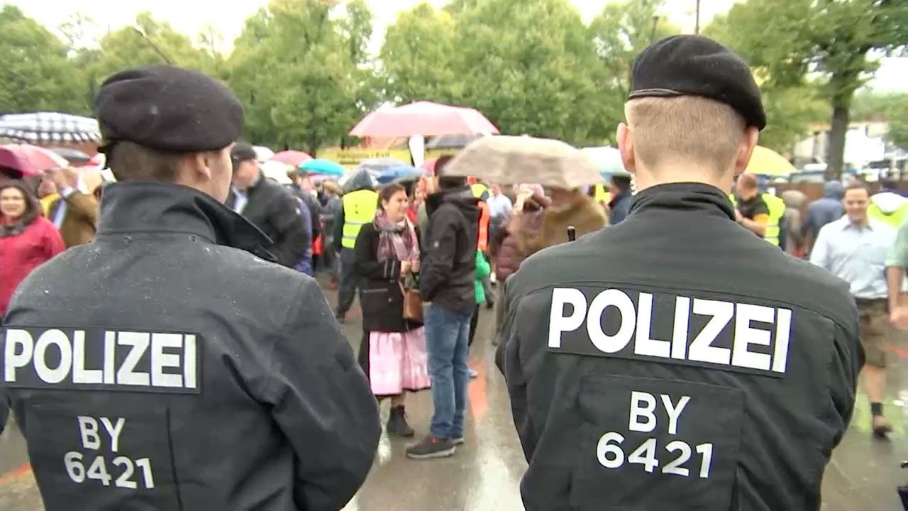 Video: Weniger Überstunden: Polizei in Bayern entlastet