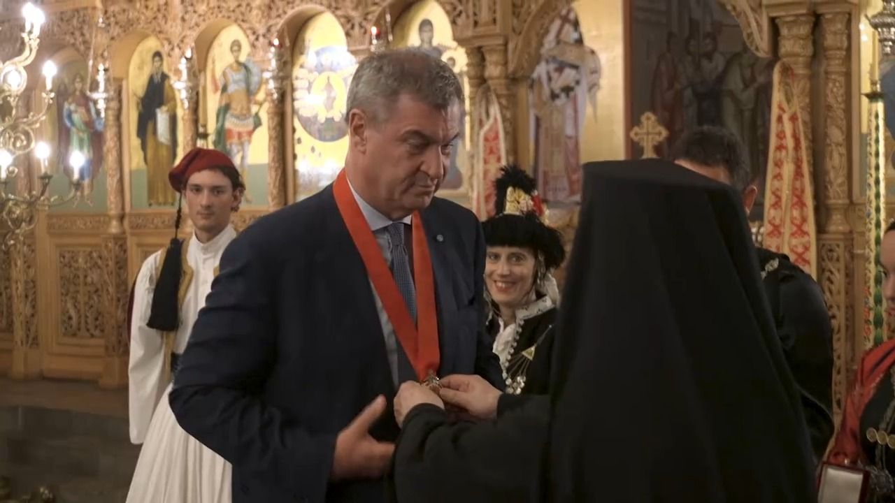 Video: Auszeichnung für Söder: Goldenes Kreuz für Verdienste um Verständigung