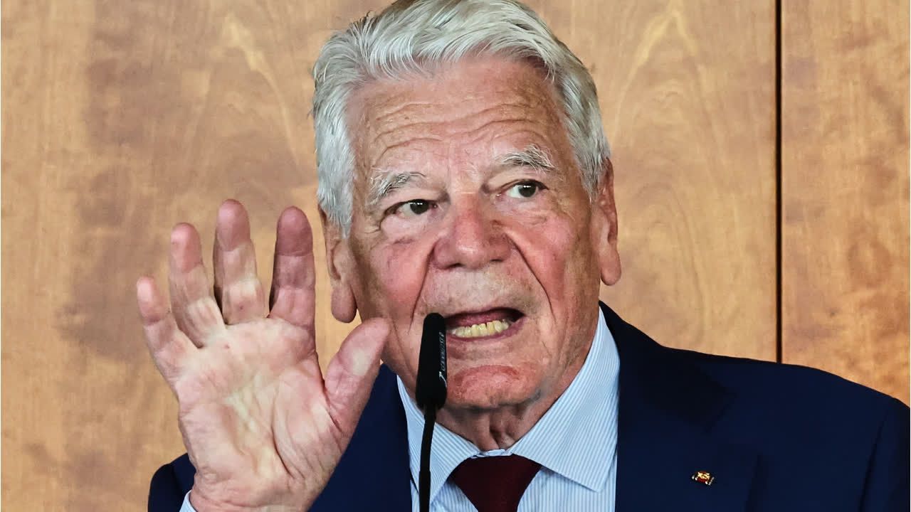Video: Gauck: Merz' Rücktritt wäre "total schädlich"