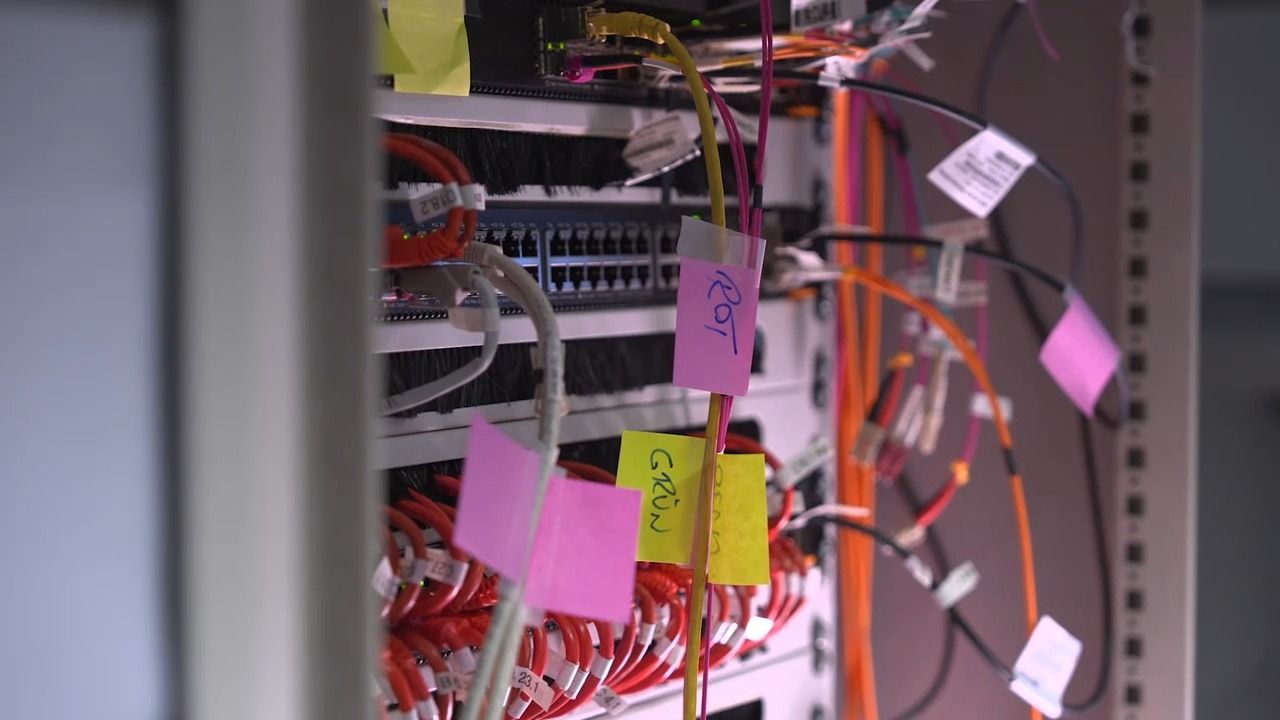 Video: Cyberangriffe auf Bayerns Wirtschaft: Unternehmen zunehmend im Visier