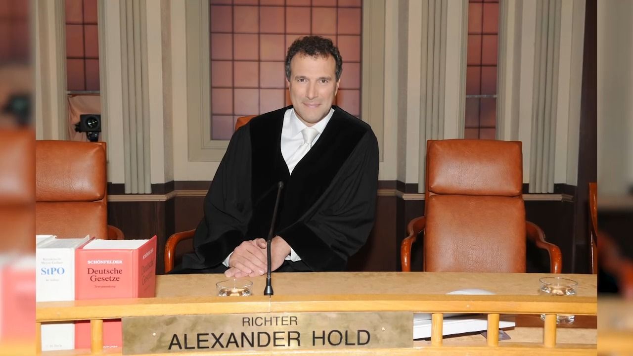 Video: TV-Comeback nach 14 Jahren: Richter Alexander Hold mit neuen Fällen