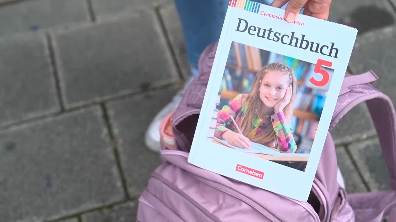 Schulbuch-Panne in Fürth: 34 Schulen warten auf neue Bücher