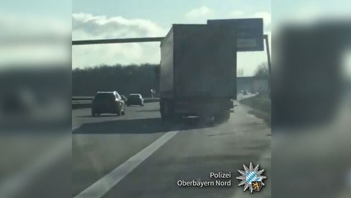 Mehr als 3 Promille: Video zeigt besoffenen LKW-Fahrer auf Autobahn