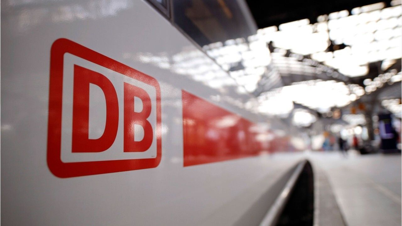 Expensive ride home for Christmas? DB drastically increases long-distance prices