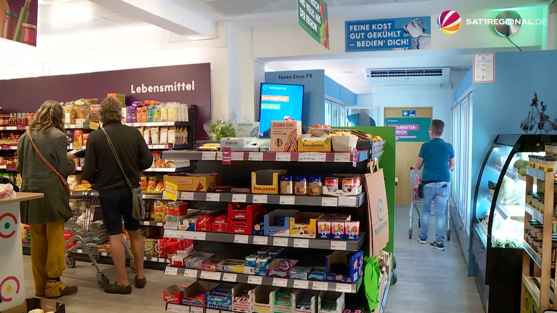 24-hour supermarket - with self-service checkout and partly without staff