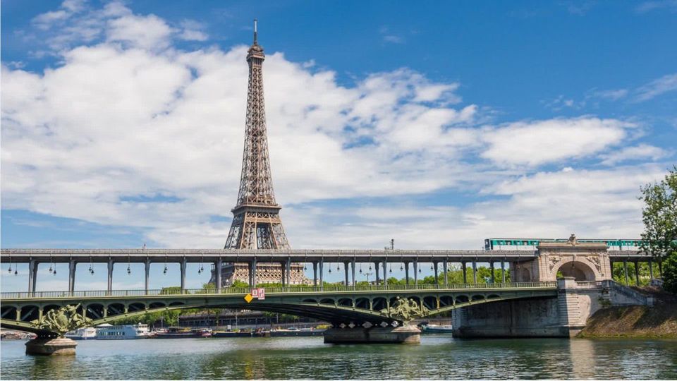 Kann man mit dem 49 € Ticket bis nach Paris fahren?