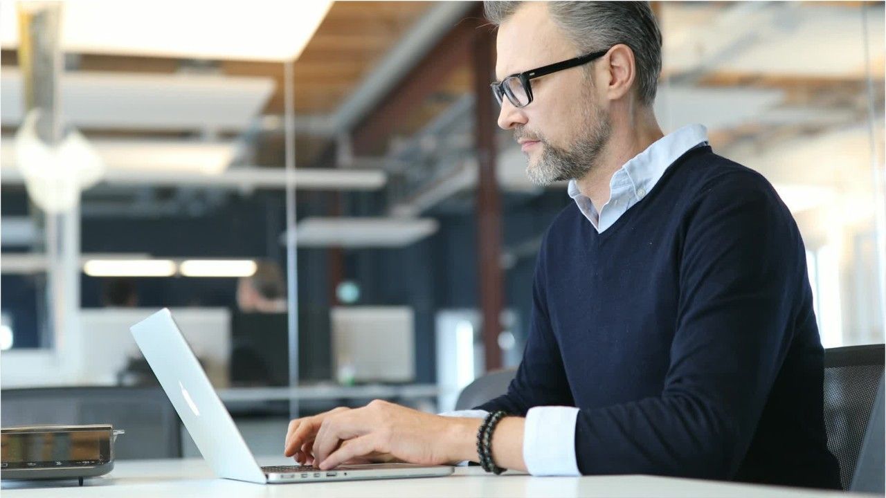 Top-Ökonom fordert: Zwei Feiertage weg wegen Haushalts-Chaos