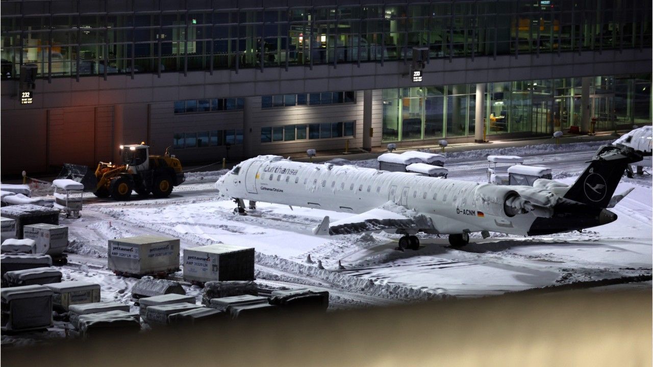 Schnee-Chaos in München: Reisende ärgern sich über Lufthansa