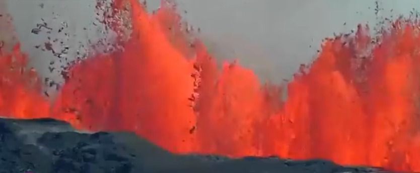Island: Vulkan spuckt wieder Lava